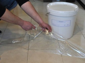 Защитная плёнка на стекло и её достоинства при ремонте